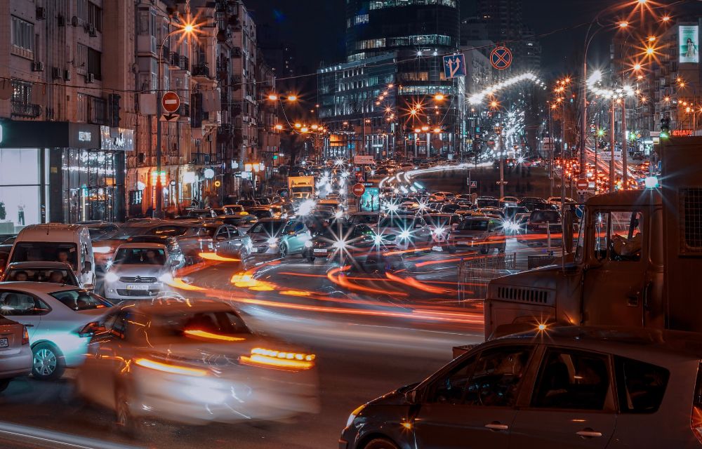 traffic in Kyiv city centre at night